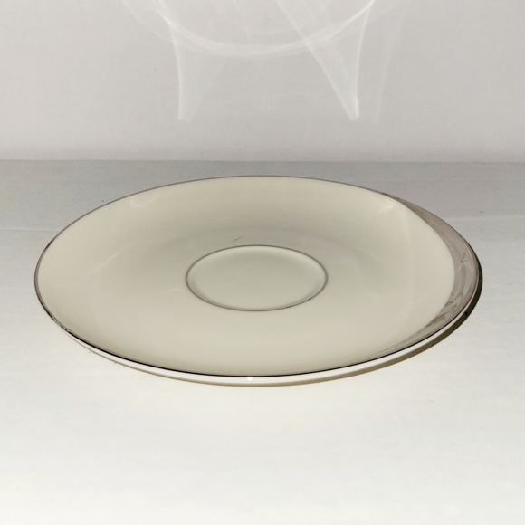 Set of 4 PICKARD CHINA Crescent White/IVORY Saucer Plates (6") - Picture 5 of 7